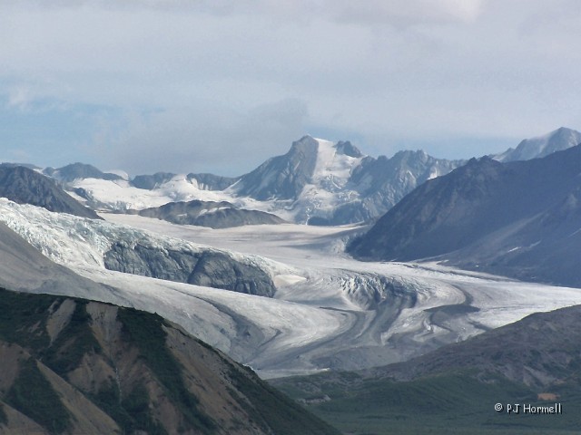 100_3458_Ak_RichardsonHwy_GulkanaGlacier.jpg - Closer look at Gulkana Glacier. ~July 17, 2004, Mile