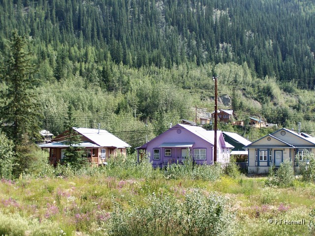 100_1703c_YT_DawsonCity_House.JPG - A colorful house.  Dawson City, Yukon Territory, Canada  ~July 24, 2006