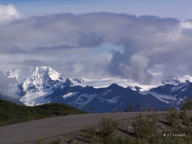 100_1640_AK_RichardsonHwy_GulkanaGlacier.JPG - Gulkana Glacier - Milepost 197.5 Richardson Highway. near Paxson, Alaska  ~July 19, 2006