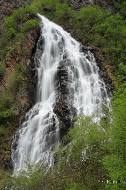 IMG_1257_AK_KeystoneCanyon_HorsetailWaterfall_.jpg - Horsetail Falls - One of the many waterfalls in Keystone Canyon near Valdez, Alaska  ~May 31, 2006