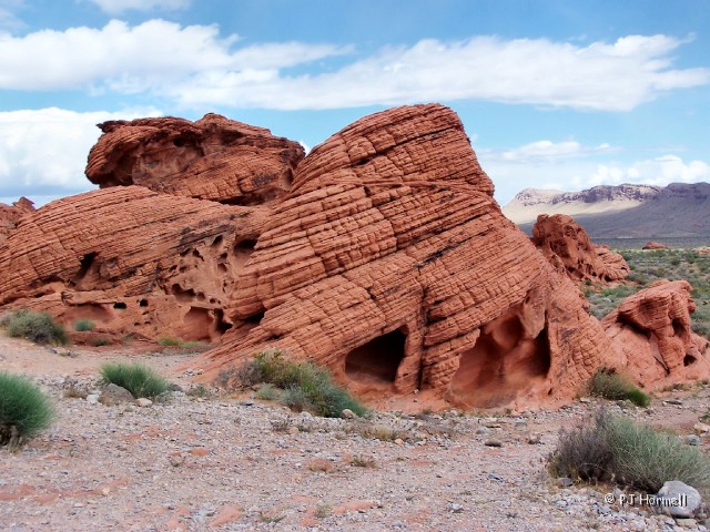 100_4780_NV_ValleyOfFire_Scene.jpg - Unusual sandstone formations weathered by the eroding forces of wind and water. Nearby are three group camping areas, available by reservation only. Valley of Fire State Park, Nevada ~May 10, 2005