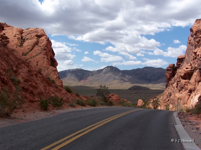 100_4791_NV_ValleyOfFire_Scene.jpg - Valley of Fire State Park, Nevada ~May 10, 2005