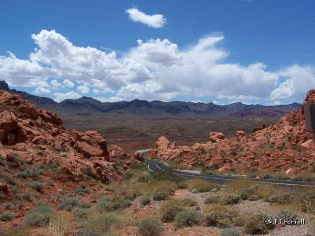 100_4849_NV_ValleyOfFire_Scene.jpg - Valley of Fire State Park, Nevada ~May 10, 2005