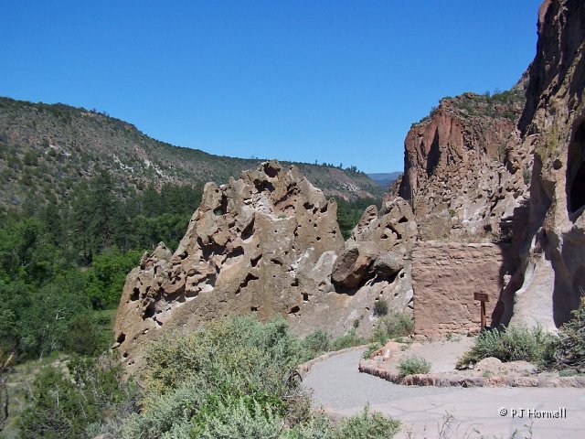 100B3850_NM_BandelierNM_Trail.jpg - Trail - Bandelier National Monument, New Mexico  ~June 1, 2007