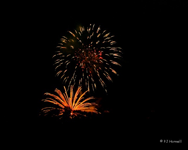 IMG_6521_NC_BannerElk_Fireworks.jpg - Fireworks - Banner Elk, North Carolina  ~ July 4, 2008